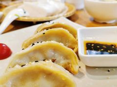 泡菜猪五花锅贴-蒲石小点(愚园路店)