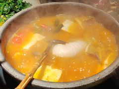 毛辣果酸汤鱼-Ameigo梅果·云贵川bistro(长宁来福士店)