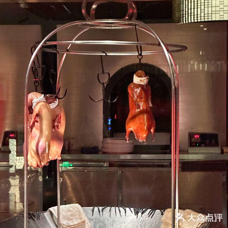 在广州‼️也能吃上地道的北京烤鸭[得意]