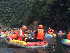 -安吉龙王山峡谷漂流