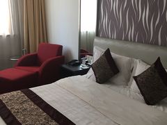 -白玉兰酒店(上海田子坊马当路地铁站店)