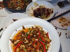 -阿瓦山寨·湘菜现炒·剁椒鱼头王(咸阳总店)