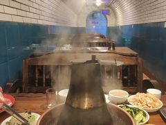 -洞庭洲·防空洞火锅·烧烤·铜锅涮肉(新百广场店)
