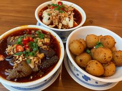 冒毛肚-炉小二铜锅牛蛙•川湘菜(三里屯店)