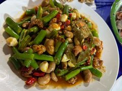 -超越海鲜屋(飞龙物业店)