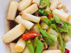 藕尖小炒肉-万景饭店·鱼街农家菜