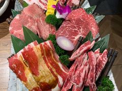 黑牛六拼-明洞阿姨·韩式酱蟹烤肉·创意料理(三元桥店)