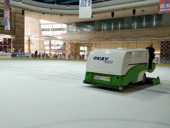 -冠军冰场(环球中心店)