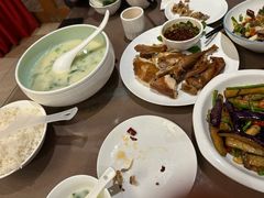 -湖泉水云间餐厅·弥勒地道菜(B座店)