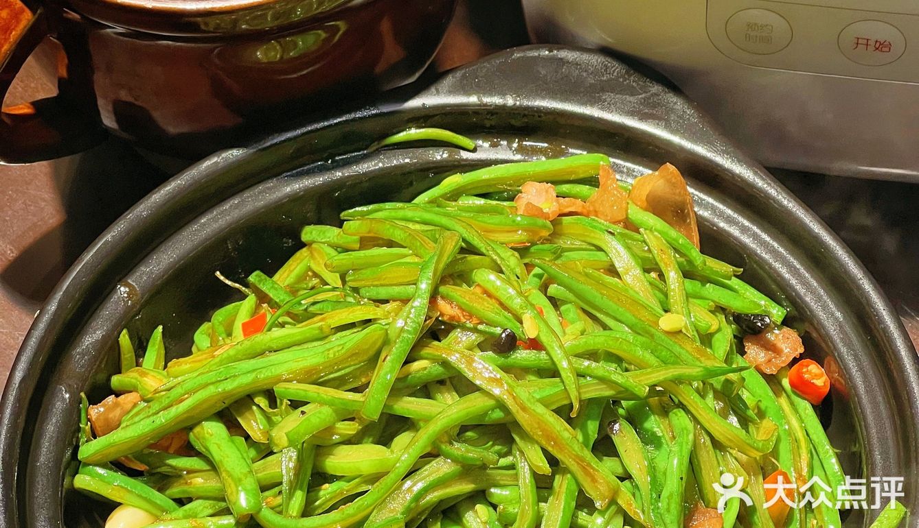 一碗肉汤泡饭，就让我记住了这家餐厅🏮