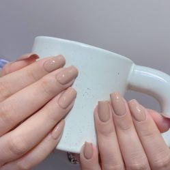 -花岐款式专研健康美甲沙龙
