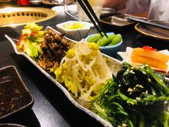 -山川小町·极番烧肉(新地假日广场店)