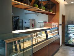 面包甜点陈列柜-金凤成祥(东直门现烤面包店)