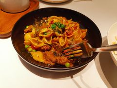 -阿妮叶李(光谷世界城店)