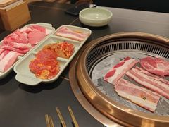 -梨花甄选自助烤肉(小寨原力场店)