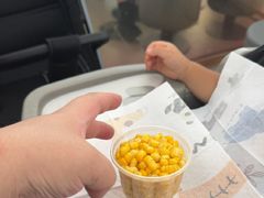 -麦当劳(上海虹桥站30B检票口楼上)