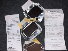 -中免(澳门机场免税店)