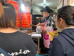 等位区-王记西鎮电烤肉(汶上路店)