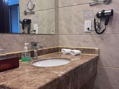 -贵州龙悦大酒店(贵阳喷水池地铁站店)