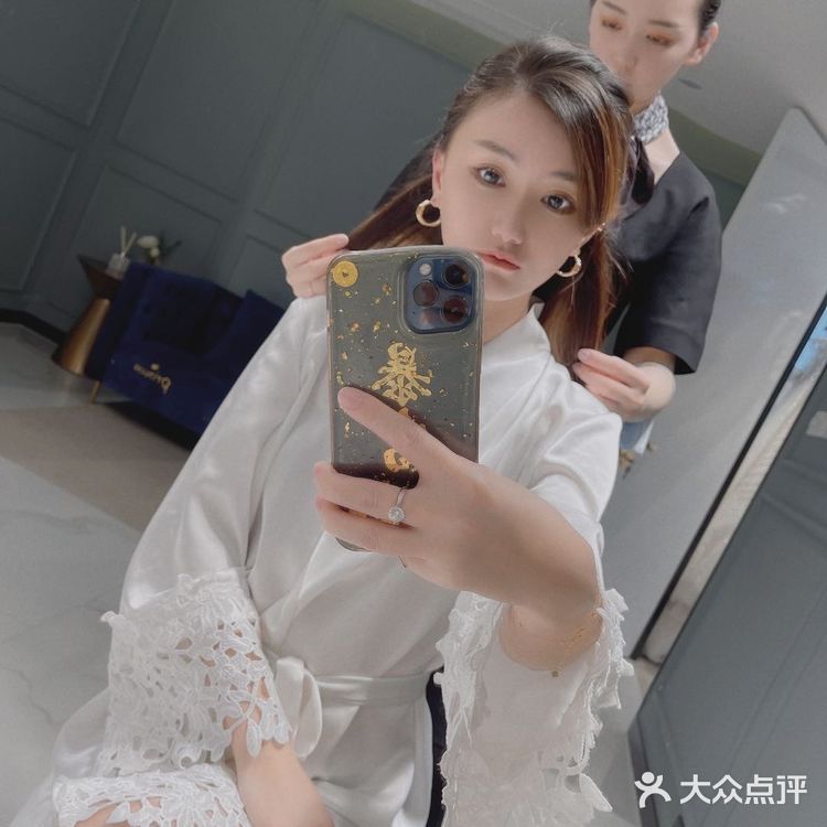 Grace Kelly婚纱与礼服（北京店）