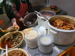 -爆炸头阿姨小四川正宗川味小吃(无任何分店)