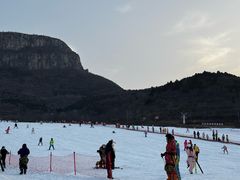 -济南卧虎山滑雪场