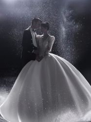 -至臻微拉婚纱摄影