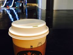 星巴克&nbsp;全黑围裙店(太古里店)-星巴克(成都太古里二店)