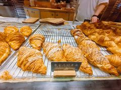 黄金流奶羊角包-麦田工坊(月湖店)