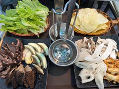 -蘑统田下·野生菌火锅