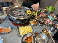 -围炉肉舍丹东海鲜烤肉·烤活鳗(步行街店)