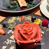 真的被这家西餐厅的环境给折服了，作为城墙下最美西餐厅