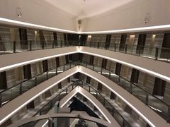 -上海滴水湖皇冠假日酒店