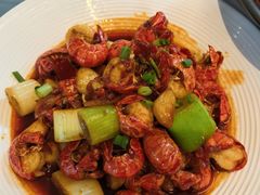 -肥肥虾庄·金牌油焖大虾(汉街SKP店)