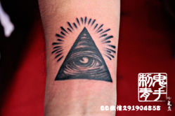 -鬼手纹身小鬼店