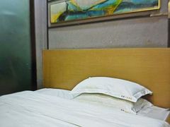 -轻奢·全曼酒店(深圳坂田北地铁站店)