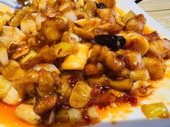 宫爆鸡丁-左邻右舍褡裢火烧(石榴园店)