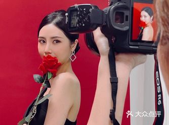 梳妆台的颜值担当精华—Dior玫瑰微凝珠精华