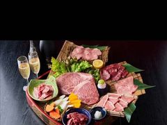 -山川小町·极番烧肉(新地假日广场店)