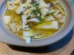 -头上红煨盐鸡·非遗院子餐厅