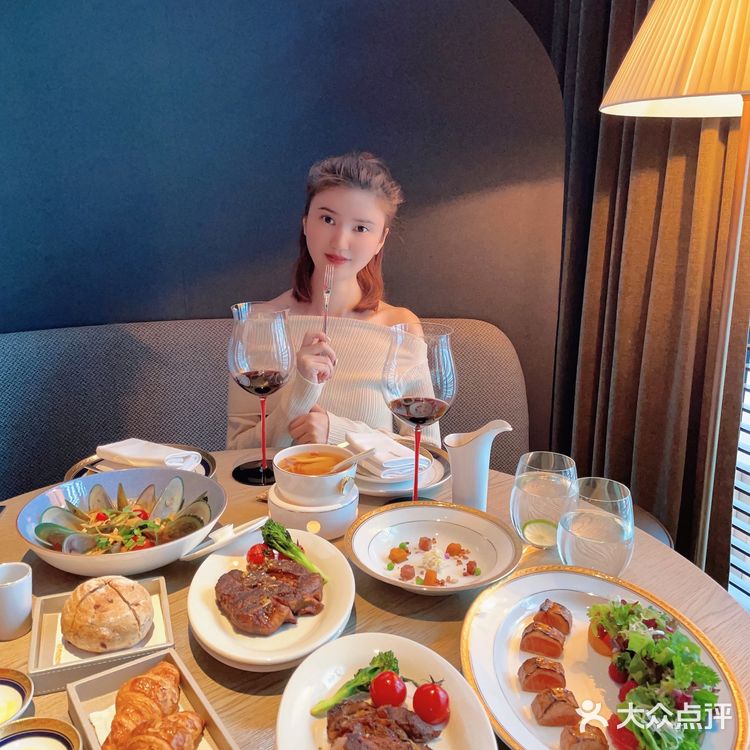 黑珍珠2022|浪漫又精致牛排家🥩黑金餐厅🍴