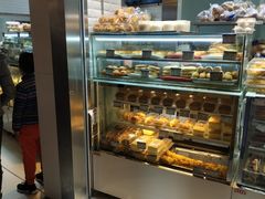 面包甜点陈列柜-白玉兰食品(甜云店)