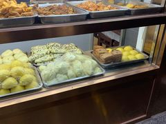 面包甜点陈列柜-护国寺小吃(左家庄店)