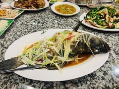 -光海鲜鱼翅餐厅(叻差拉披色路店)