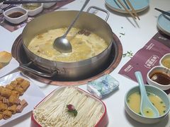 -洪氏嗨捞·猪肚鸡火锅(阳光天地店)