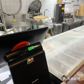 0元玩转这座城 这家店挺有意思的，对面是老清朝咖啡馆