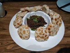 鲅鱼酱配石头饼-聚缘堂·海鲜私房菜(松岭路店)