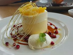 lemon cheese cake-Strawberry Fare