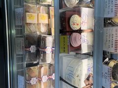 -红宝石·鲜奶小方·海派西点房(金杨店)