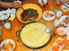 -休记光头香辣蟹干锅(绵竹店)